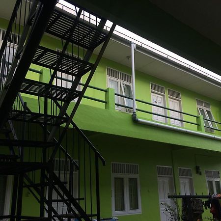 Griya 24 Homestay Medan Exterior foto