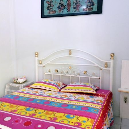 Griya 24 Homestay Medan Exterior foto