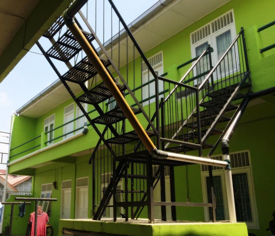 Griya 24 Homestay Medan Exterior foto